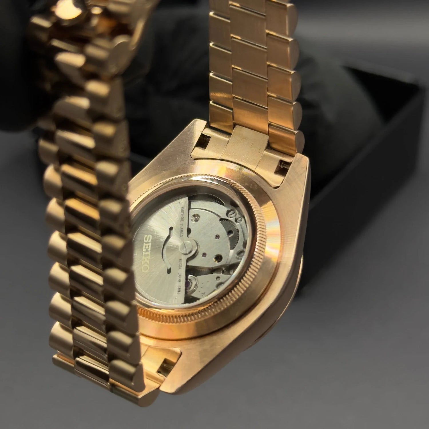 Watch Mod - SEIKOJUST ROMAN | DAYDATE | ROSE GOLD GREEN